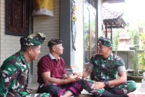 Tanda Kasih di Saat Berduka, Dandim Tabanan Melayat ke Rumah Anggota