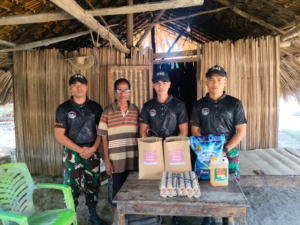 Momen Akhir Agustus, Pos Motamasin Nyatakan Kepedulian Dengan Bagikan Sembako Kepada Veteran di Perbatasan