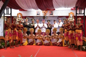 Dandim 1609/Buleleng Bersama Forkopimda Hadiri Penyerahan Remisi Bagi Narapidana dan Anak Binaan di Singaraja