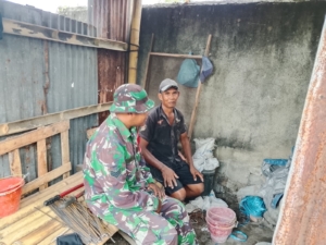 Tingkatkan Keamanan dan Simpati Rakyat, Babinsa Sambangi Desa Saga