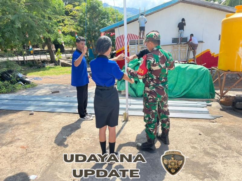 Latihan Paskibra SMAN 1 Wulandoni Didampingi Babinsa Sambut HUT RI ke-80