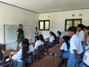 Babinsa Sulamu Dorong Siswa SMAN 2 Jadi Calon TNI