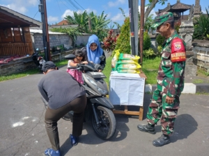 Bentuk Sinergi Babinsa Dalam Upaya Menjaga Ketersediaan Beras di Wilayah Bangli