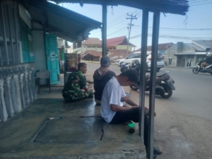 Komsos dan Pamwil Babinsa Kodim 1602/Ende Sambut Antusias Warga Onekore