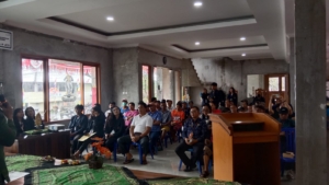 Resmi Ditutup, Babinsa Bungbungan Sampaikan 13 Mahasiswa KKN Unmas Tinggalkan Jejak Positif