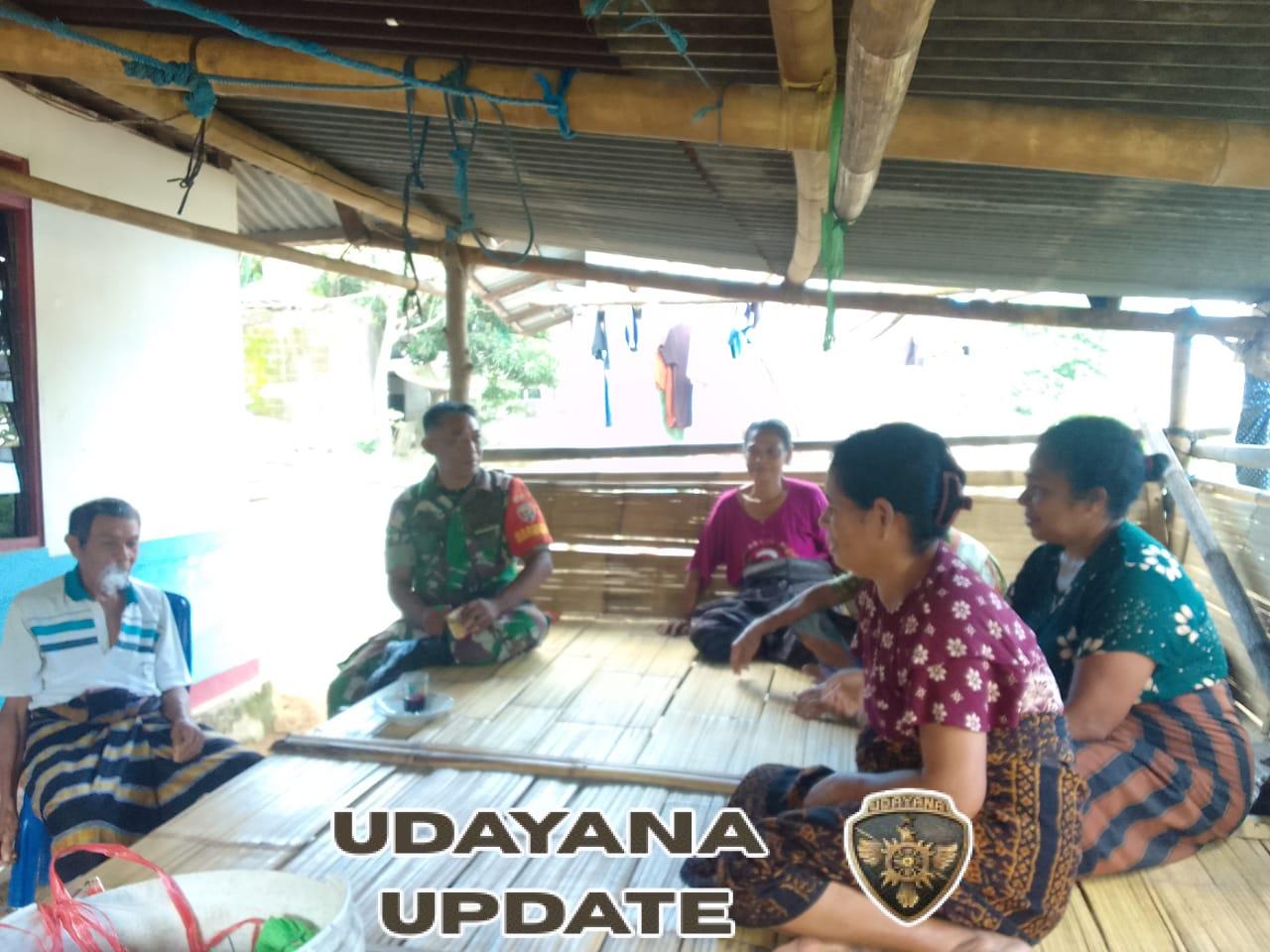 Babinsa Ende Ajak Masyarakat Tetap Waspada dan Jaga Kesehatan Melalui Kegiatan Komsos