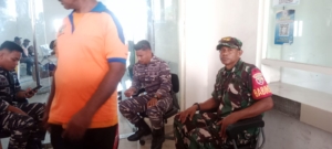 Tingkatkan Kemanunggalan TNI-Rakyat, Babinsa Laksanakan Pamwil di Pelabuhan IPPI