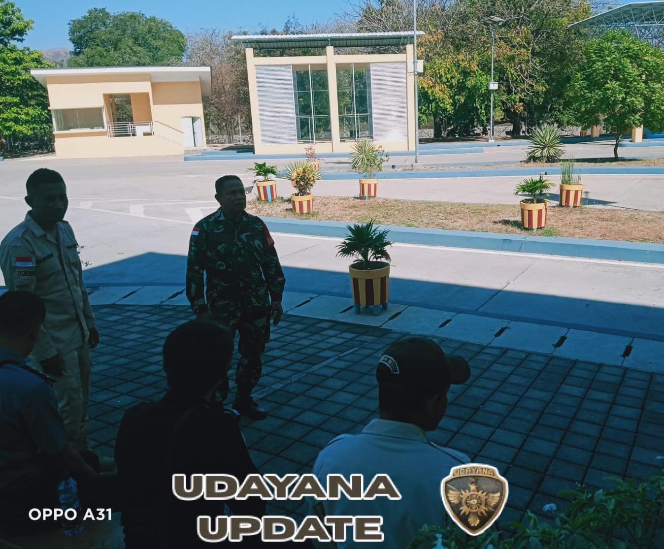 Antisipasi Pelanggaran Perbatasan, Babinsa Lakukan Komsos di PLBN Wini