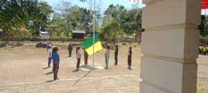 Siswa SMKN Bikomi Selatan Dibina Babinsa dan Polsek Miotim untuk Paskibra HUT RI 2025