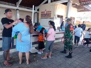 Beri Pendampingan Posyandu Balita, Babinsa Sampalan Tengah  Pastikan Balita Di Wilayah Binaan Selalu Sehat