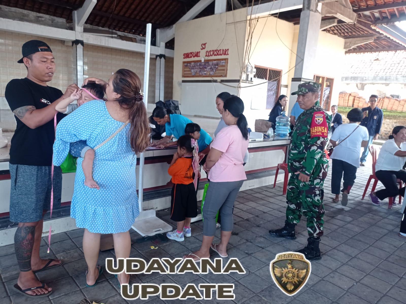 Beri Pendampingan Posyandu Balita, Babinsa Sampalan Tengah  Pastikan Balita Di Wilayah Binaan Selalu Sehat