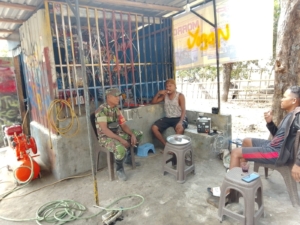 Wujudkan Kemanunggalan TNI-Rakyat, Babinsa Ende Aktif Komsos di Desa Ndondo