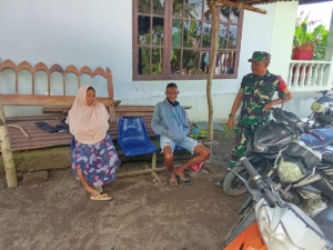 TNI Terus Hadir untuk Rakyat, Babinsa Kodim 1602/Ende Pantau Keamanan Wilayah Binaan