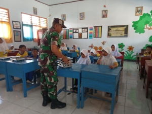 Babinsa Edukasi Siswa Pentingnya Pola Makan Bergizi