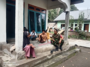 Babinsa Koramil 1602-01/Ende Tingkatkan Kesadaran Keamanan Bersama Siswa SMA Karya Nangapanda