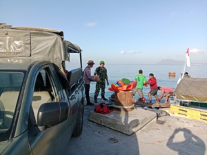 Peduli Warga Kepulauan, Kodim 1602/Ende dan Polres Ende Kirim Bantuan Sembako