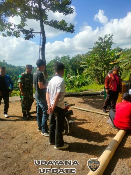 Babinsa Bersama Aparat Desa dan Warga Wujudkan Persiapan Lomba Meriah