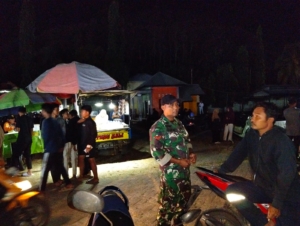 Patroli Malam Babinsa Koramil 1628-05/Jereweh Cegah Gangguan Keamanan