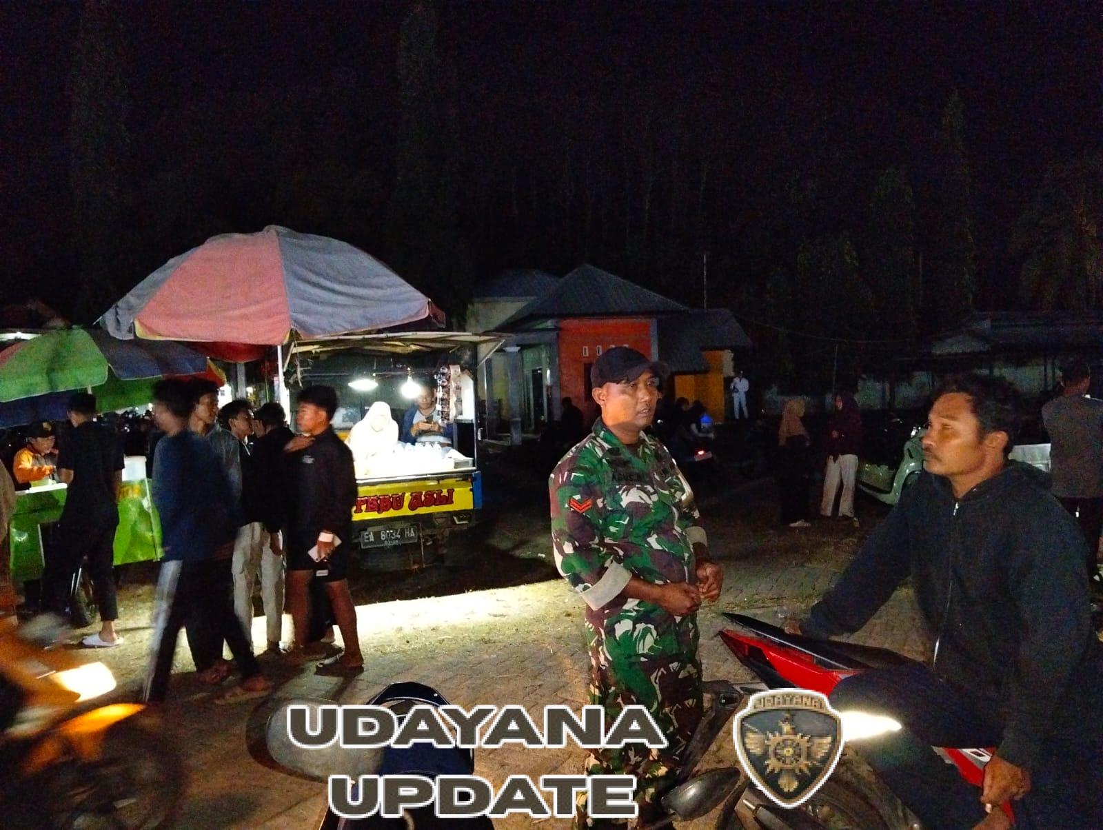 Patroli Malam Babinsa Koramil 1628-05/Jereweh Cegah Gangguan Keamanan