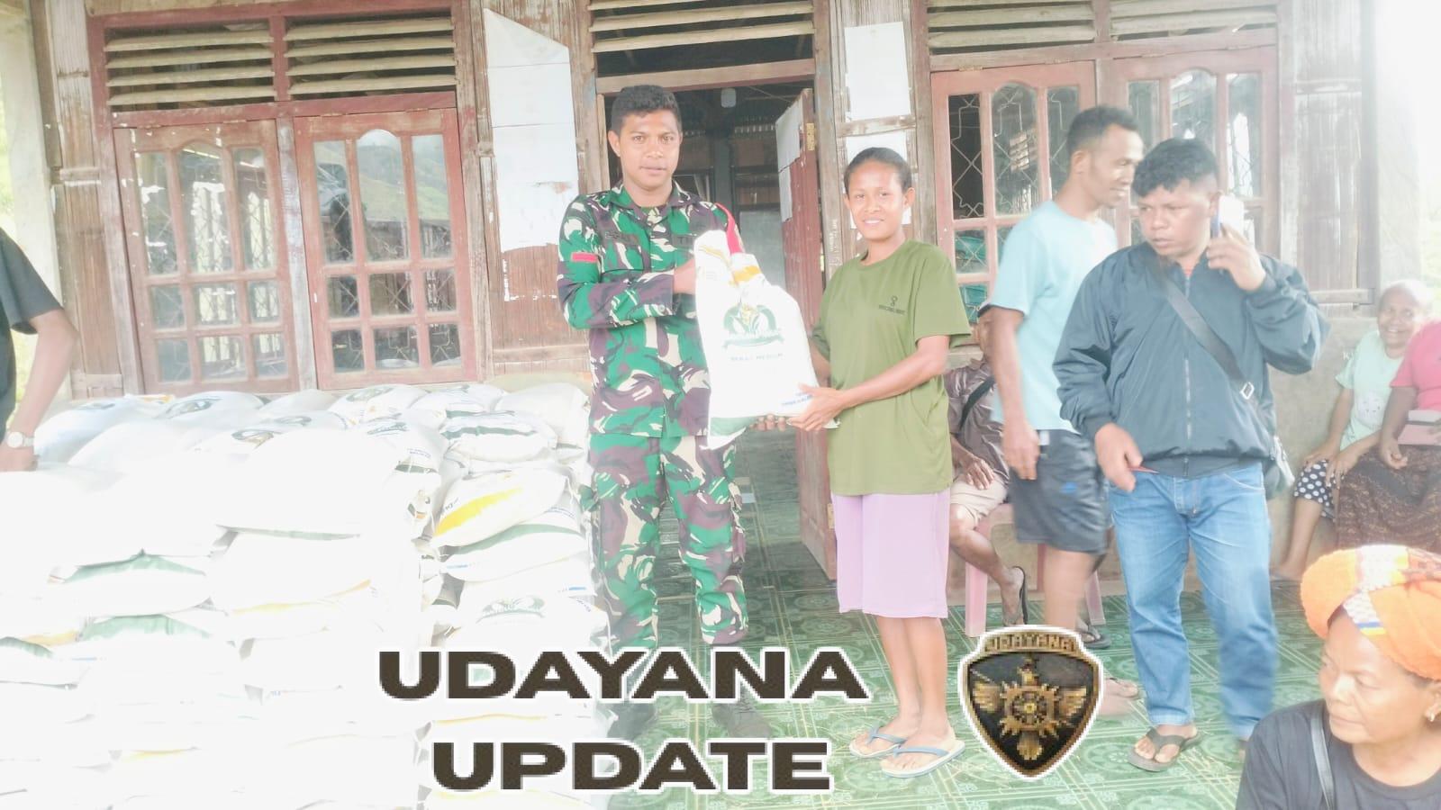 Pastikan Bantuan Tepat Sasaran, Babinsa Kodim 1602/Ende Awasi Penyaluran Beras