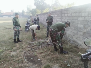 Solidaritas TNI-Polri dan Masyarakat dalam Persiapan HUT RI di Gerokgak