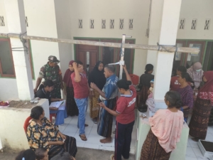 Kodim 1602/Ende Gelar Kegiatan Kesehatan dan Pengamanan Wilayah di Dusun Tanarhi