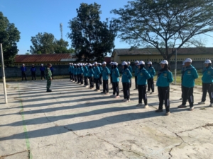 Babinsa 1614-06 Manggelewa Dampingi Latihan Paskibraka Manggelewa