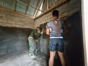 Dansatgas dan Warga Desa Batuan Hadirkan Perubahan Lewat Program TMMD RTLH