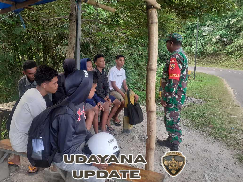 Tingkatkan Pamwil, Babinsa Serda Yosef Ati Lakukan Monitoring di Desa Aebara