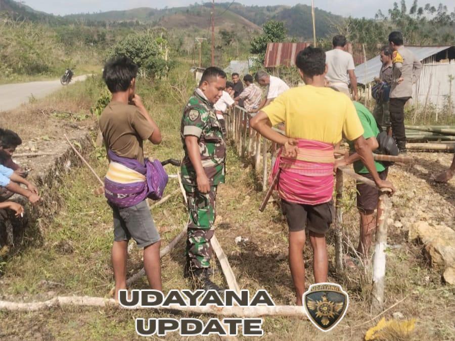 TNI-Rakyat Kompak, Pagar Kantor Desa Dibangun Jelang Kemerdekaan