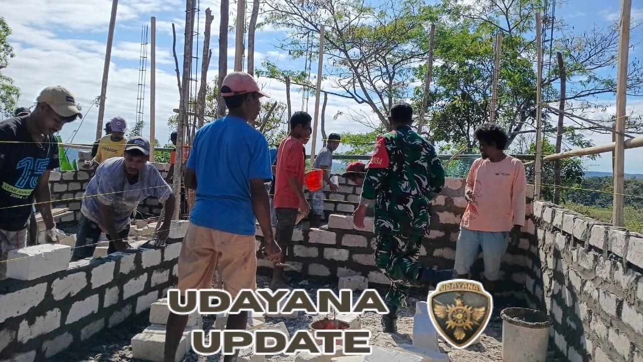 Babinsa Kodim 1613/Sumba Barat Aktif Dukung Pembangunan di Wilayah Binaan