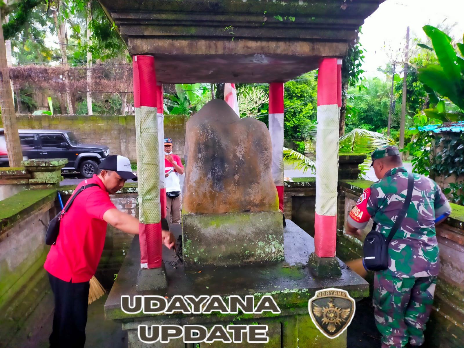 Babinsa Bersama Warga Kedewatan Wujudkan Semangat Nasionalisme Lewat Gotong Royong