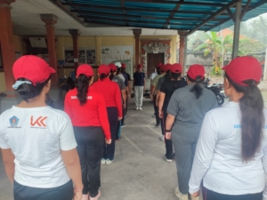 Hari Pertama Latih PKK, Babinsa Dawan Kaler Fokus Bangun Kekompakan