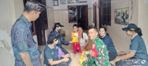 Penyaluran PMT Bergizi Bagi Anak Stunting Di Semarapura Kauh Dikawal Babinsa