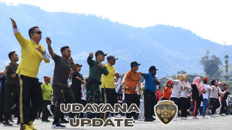 Hangatnya Kebersamaan Satgas Yonif 743/PSY dan Forkopimda di Halaman Kantor Bupati Puncak Jaya