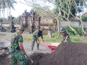 Semangat Hari ke-10, Dan SSK dan Masyarakat Batuan Kompak Bangun Jalan Pertanian