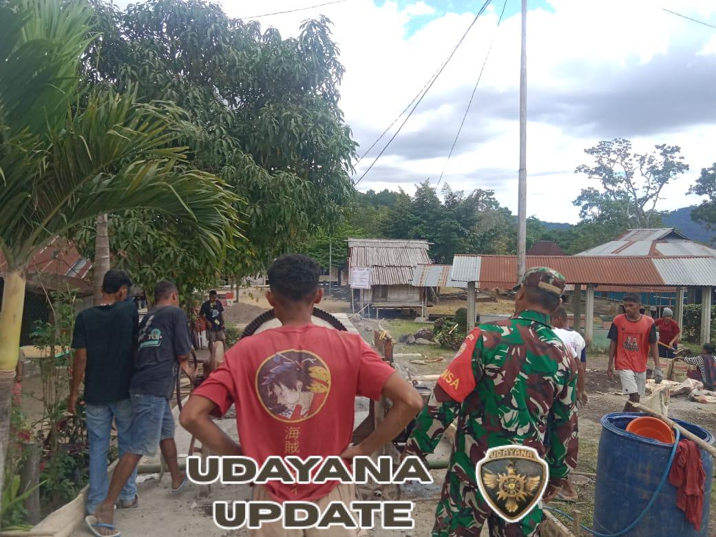 Pererat Kemanunggalan TNI-Rakyat, Babinsa Maurole Laksanakan Karya Bhakti di Desa Nggesa