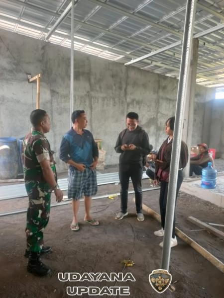 Pastikan kelancaran program Babinsa jajaran Kodim 1623/Karangasem kawal SPPI meninjau lokasi untuk pembangunan dapur sehat.