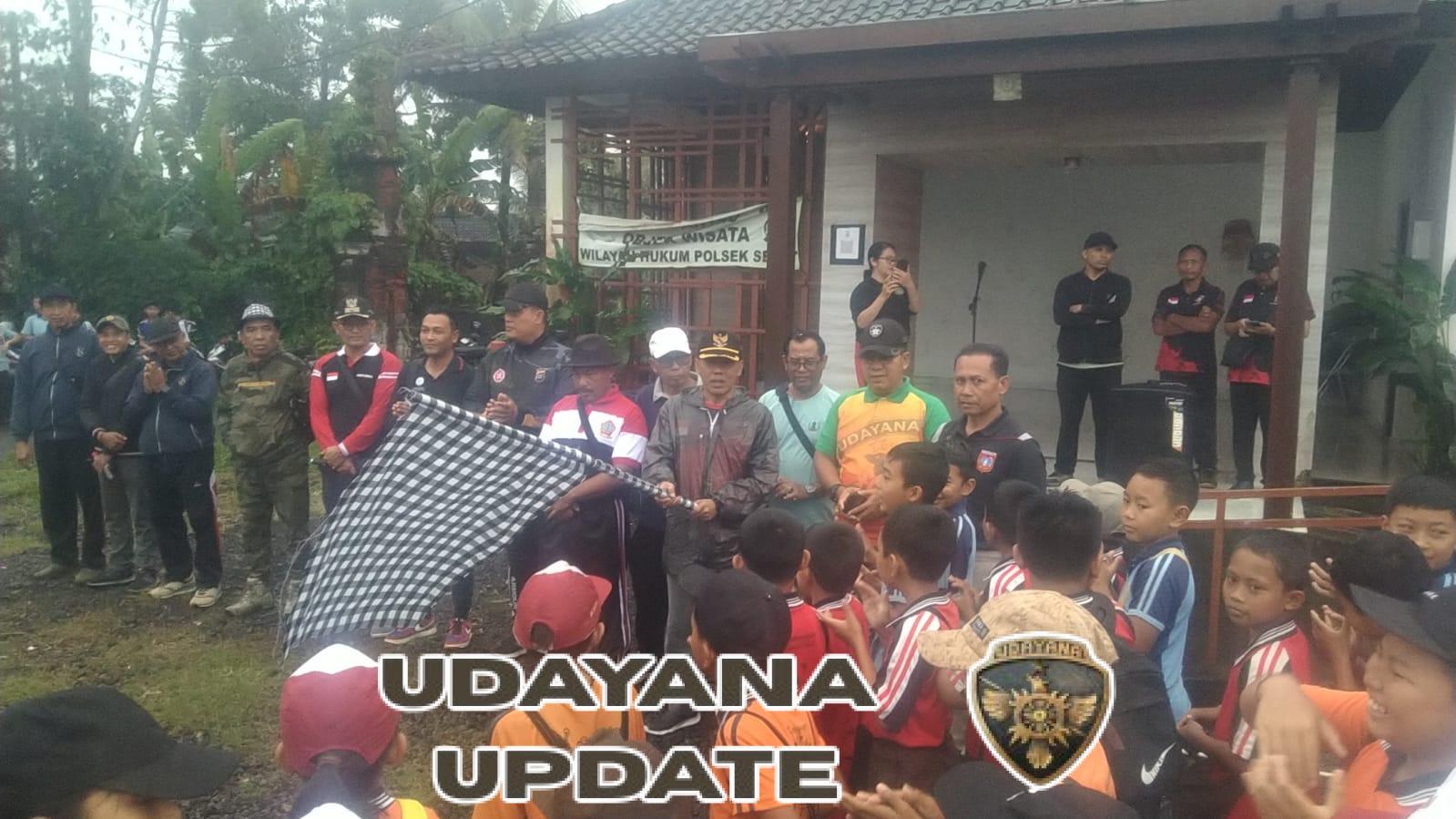 Kegiatan jalan santai serangkaian HUT kemerdekaan RI ke-80 diikuti oleh personel Koramil 1623-06/Selat.