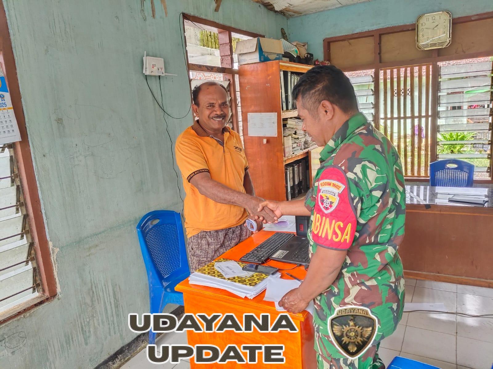 Babinsa Serka Piter Kase Aktif Jalin Komsos dan Monitoring Wilayah di Kecamatan Ende