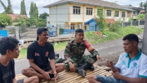 Babinsa Ende Aktif Pantau Keamanan dan Bangun Sinergi dengan Masyarakat Desa Manulondo