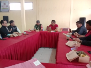 Ciptakan Lingkungan Yang Bersih Serma Komang Juni Hadiri Rapat Koordinasi dan Sinkronisasi Pengelolaan Sampah