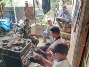 Kodim 1602/Ende Perkuat Kemanunggalan TNI-Rakyat Lewat Komsos di Onekore