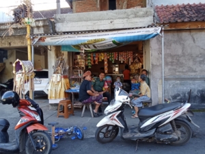 Pererat Tali Persaudaraan, Babinsa Unggahan Ajak Warga Berbagi Informasi Keamanan