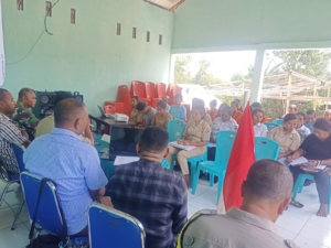 Upaya Pembangunan Berkelanjutan: Babinsa Hadiri Musyawarah Desa SDGS di Watukobu