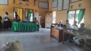 Babinsa Hadiri Penyelesaian Sengketa Tanah Keluarga di Desa Oenitas