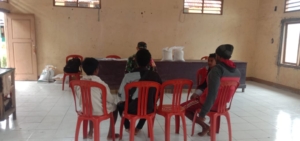 Babinsa Ende Gelar Monitoring Wilayah dan Sosialisasi Kebersihan di Desa Nuamuri