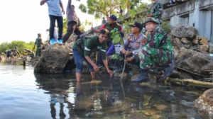 Koramil 04/Woha Tanam Mangrove di Pantai Kalaki, Libatkan Masyarakat dan Pelajar