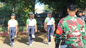 Sinergi TNI dan Polri Latih Paskibra Kubutambahan untuk HUT RI ke-80