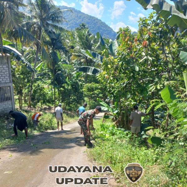 Babinsa Koramil 1625-04/Mauponggo Praka Ramdan Fauzi Bersama Warga Gelar Karya Bakti Jelang HUT ke-80 RI di Desa Keliwatulewa